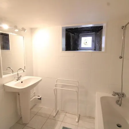 Holiday home Maison De Charme Au Bord D'un Ruisseau, Calme, Terrasse, Cheminee, Proche Aurillac Et Activites Nature - Fr-1-742-561